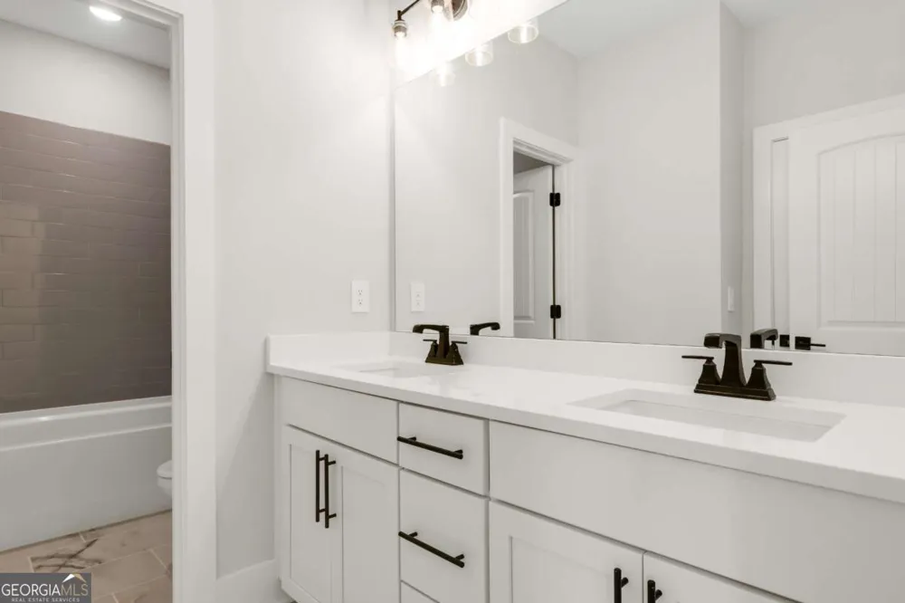 517 Red Clay Farm LN Suwanee, GA 30024