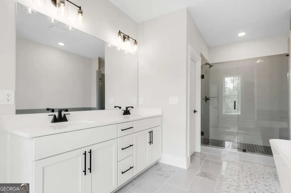 517 Red Clay Farm LN Suwanee, GA 30024