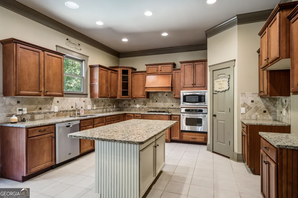 3276 Holly Glen CT Dacula, GA 30019