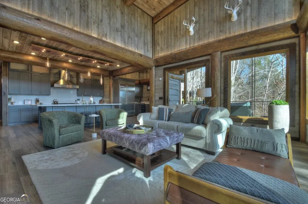 188 Paul DR Blue Ridge, GA 30513