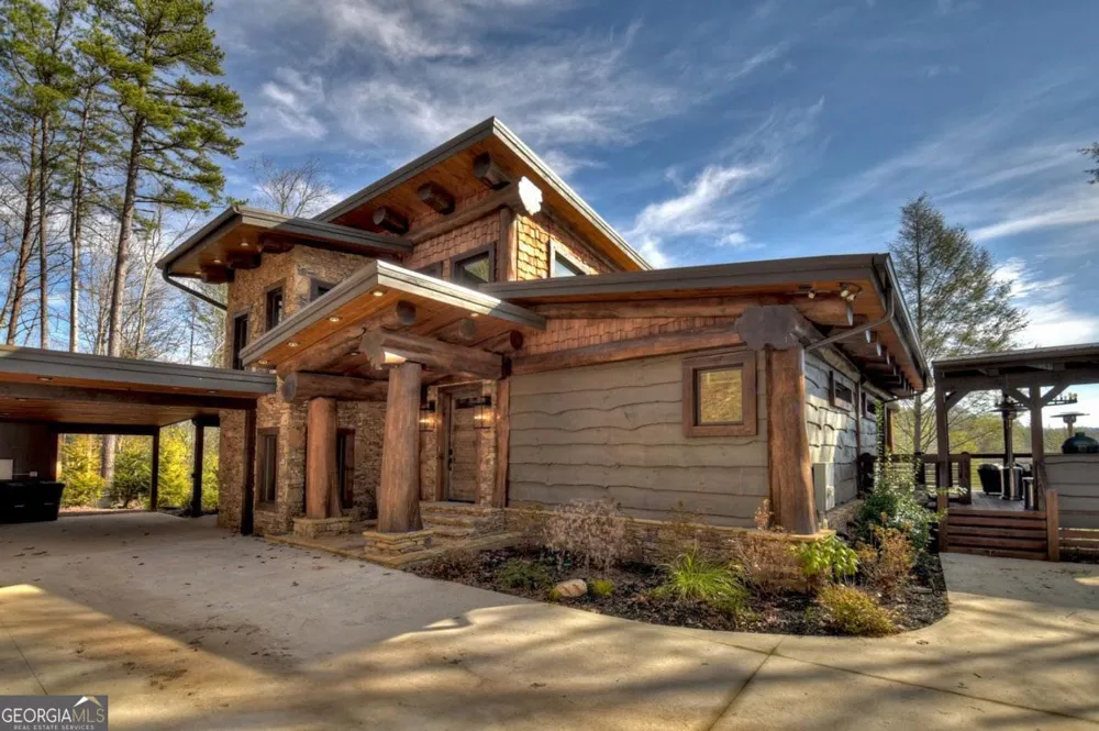 188 Paul DR Blue Ridge, GA 30513