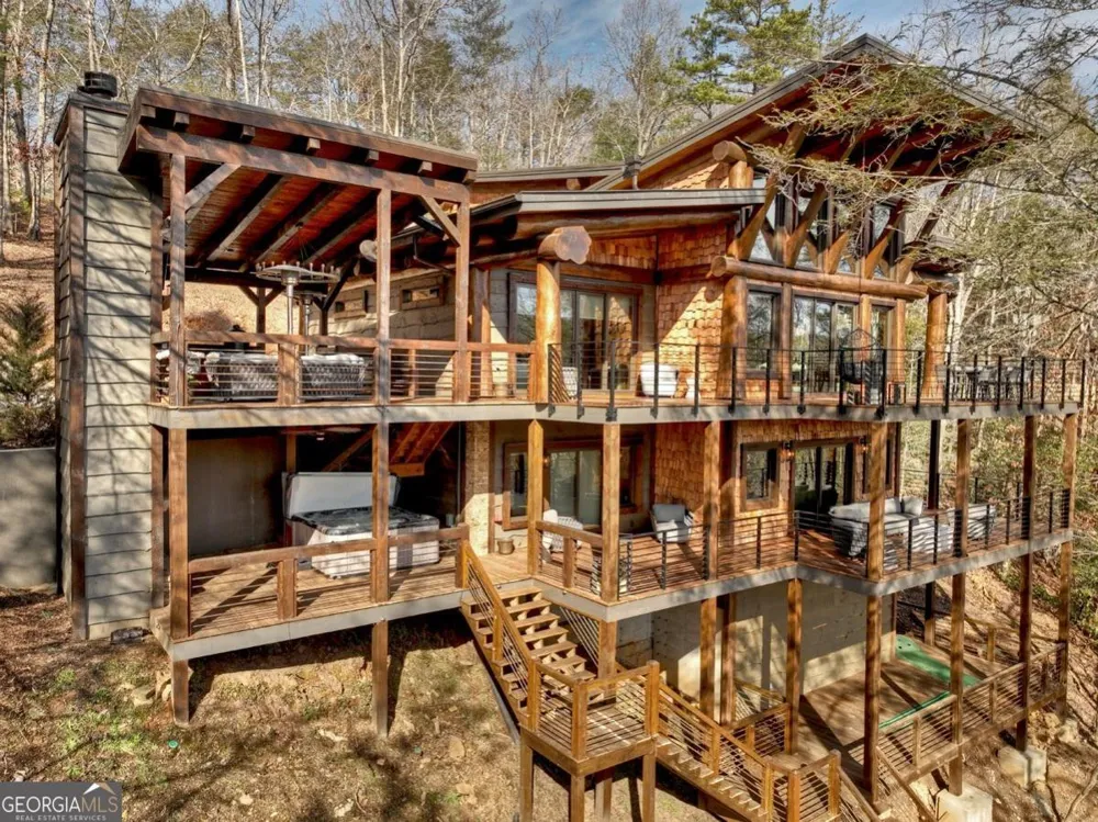 188 Paul DR Blue Ridge, GA 30513
