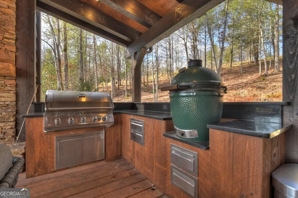 188 Paul DR Blue Ridge, GA 30513