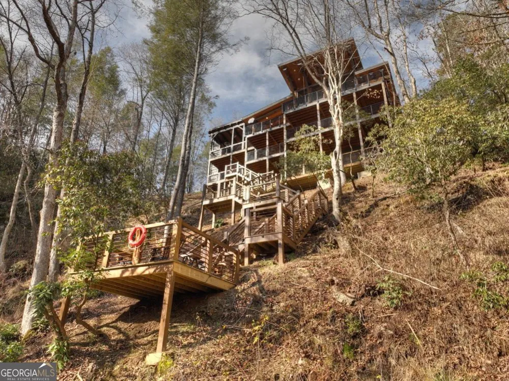 188 Paul DR Blue Ridge, GA 30513