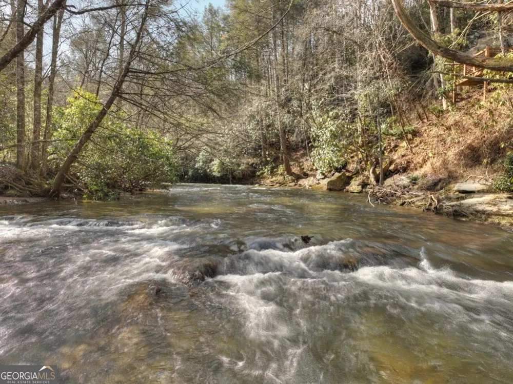188 Paul DR Blue Ridge, GA 30513