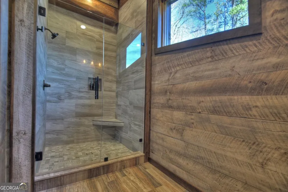 188 Paul DR Blue Ridge, GA 30513