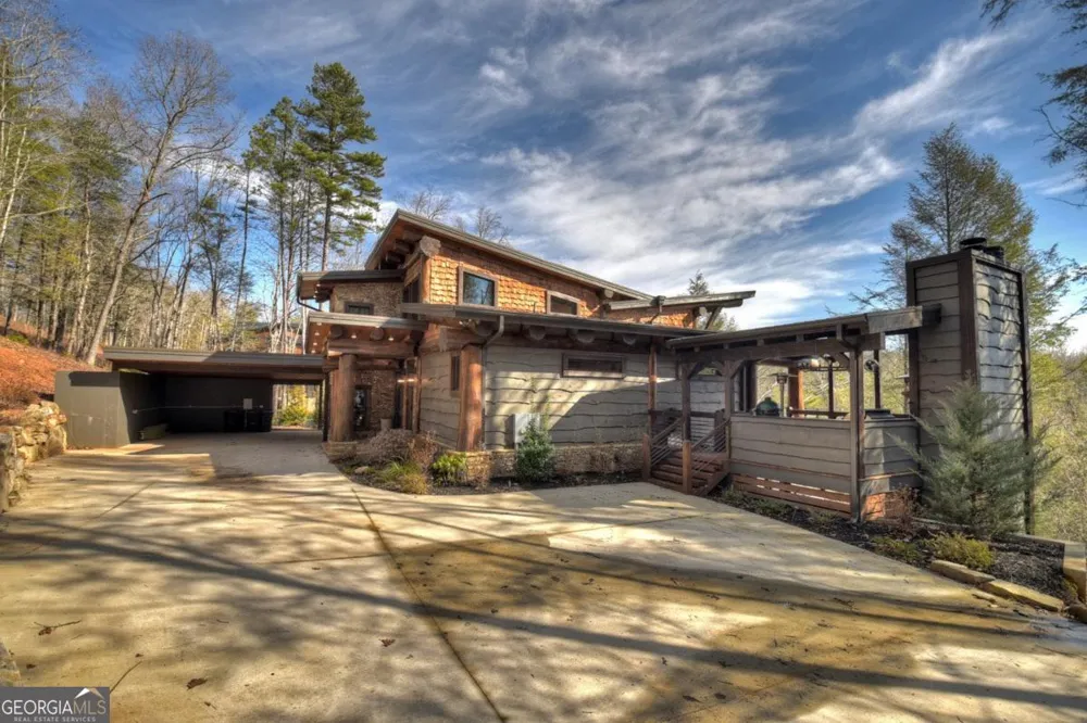 188 Paul DR Blue Ridge, GA 30513