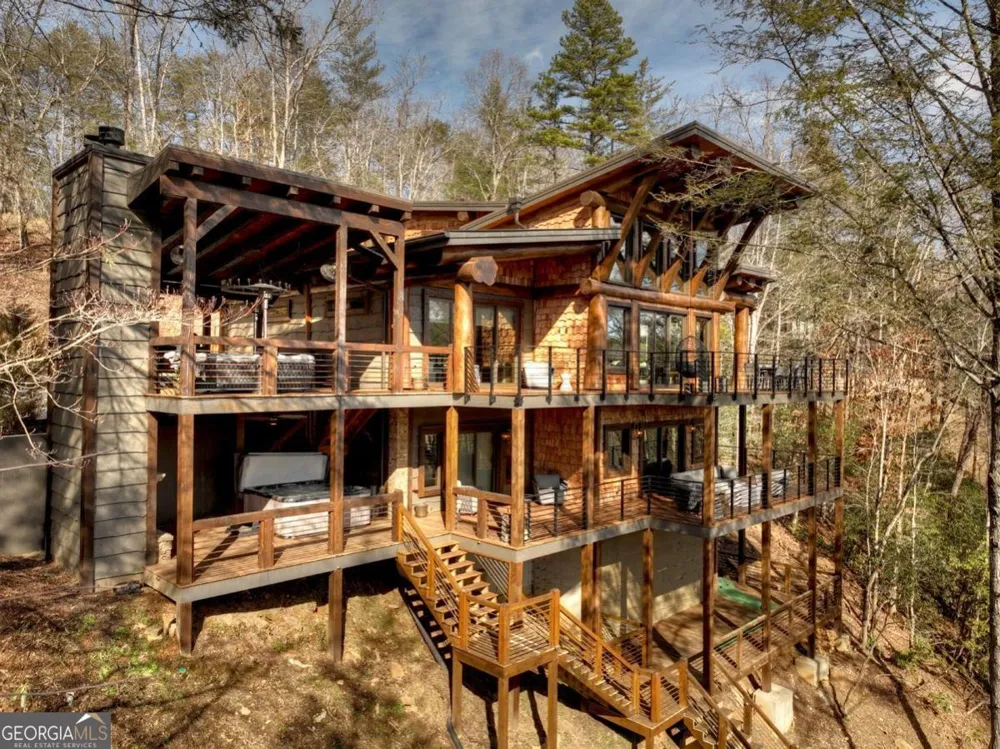 188 Paul DR Blue Ridge, GA 30513