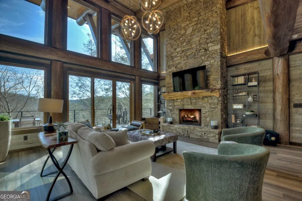 188 Paul DR Blue Ridge, GA 30513