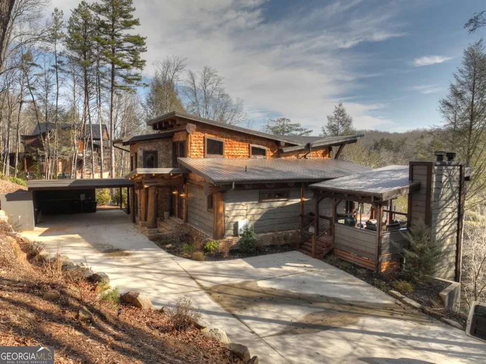 188 Paul DR Blue Ridge, GA 30513