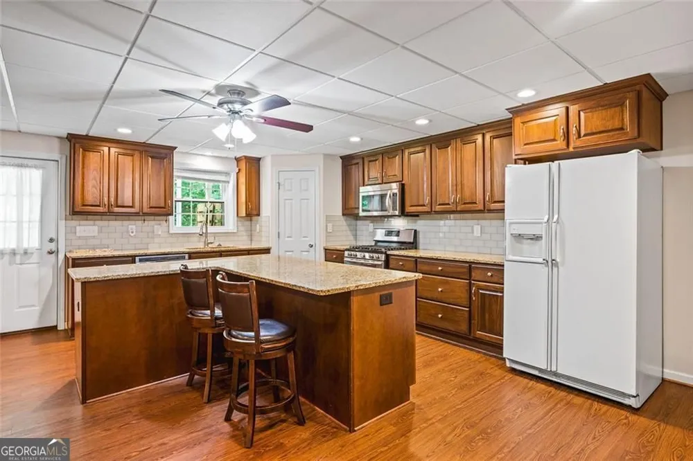 2690 Hideaway Hills LN SW Powder Springs, GA 30127