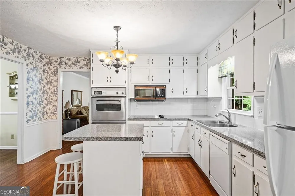 2690 Hideaway Hills LN SW Powder Springs, GA 30127