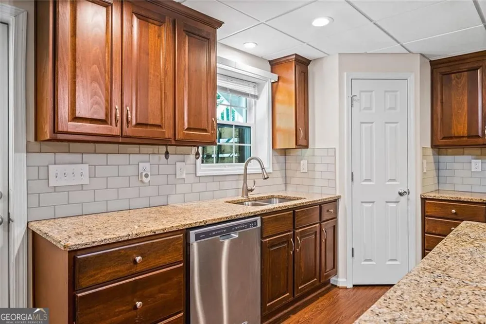 2690 Hideaway Hills LN SW Powder Springs, GA 30127