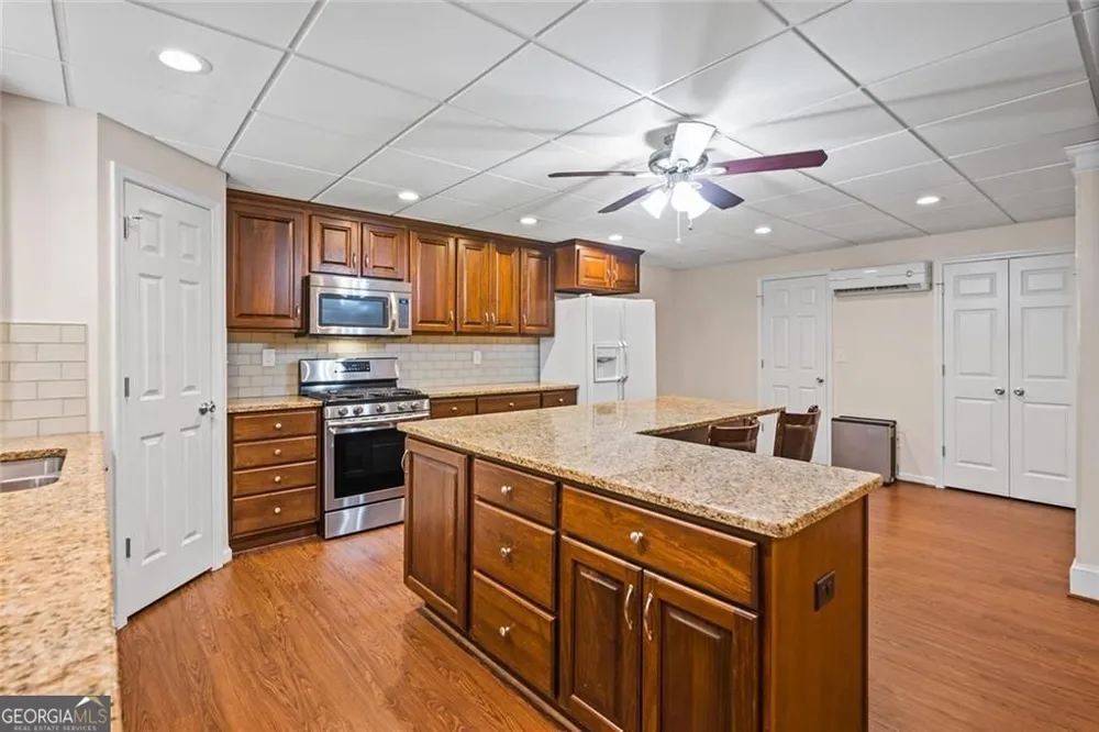 2690 Hideaway Hills LN SW Powder Springs, GA 30127