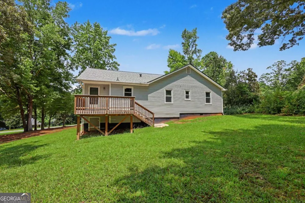 1312 Smokerise LN Auburn, GA 30011