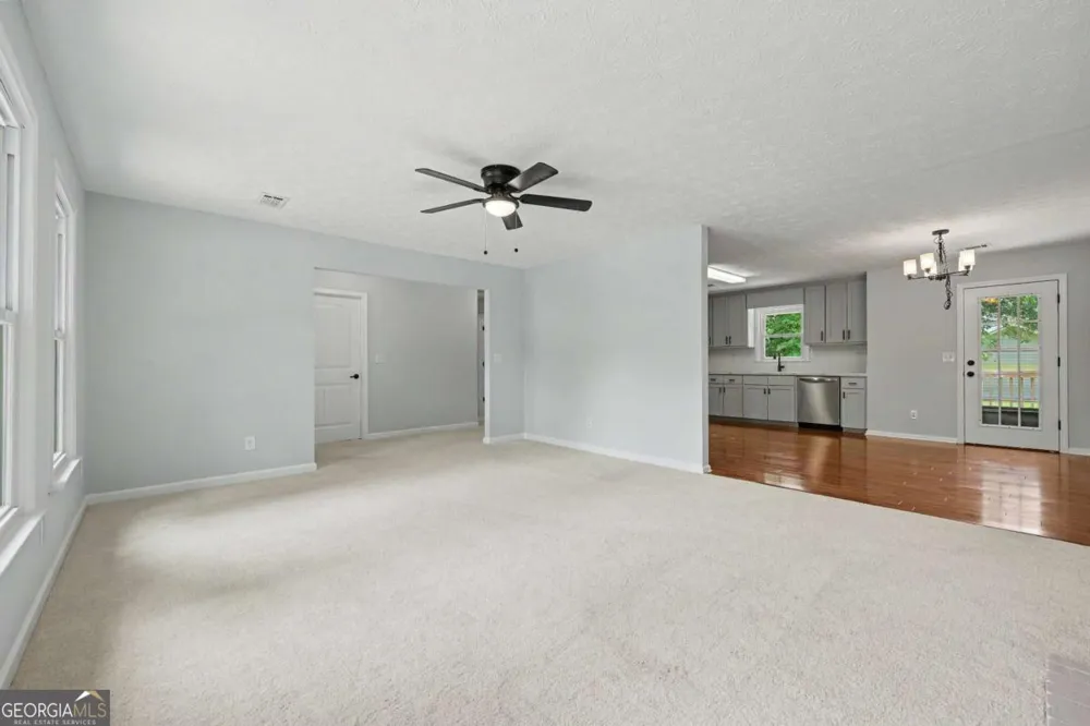 1312 Smokerise LN Auburn, GA 30011