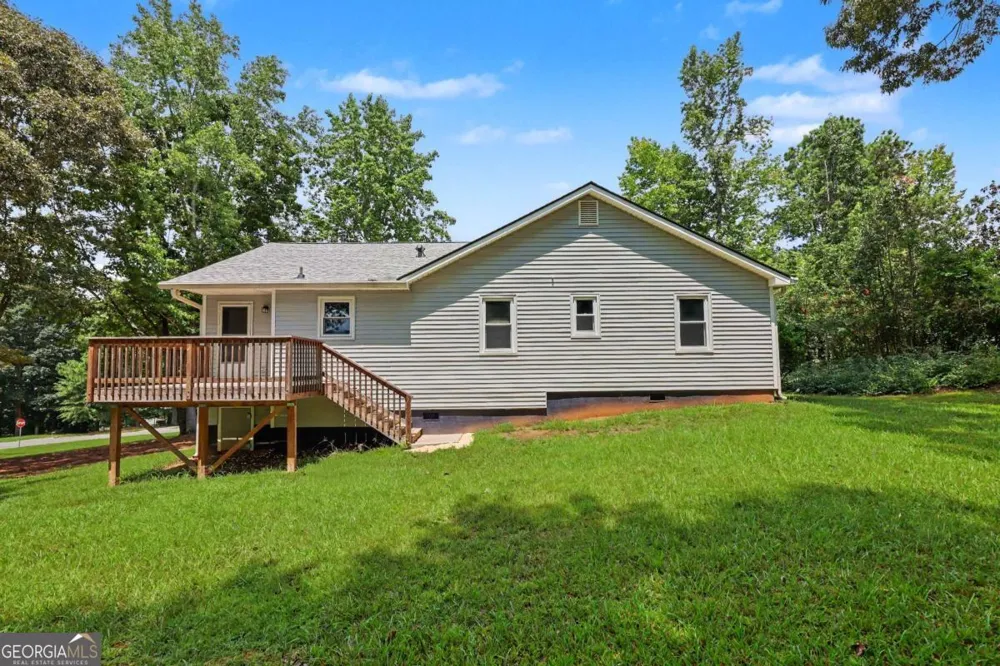 1312 Smokerise LN Auburn, GA 30011