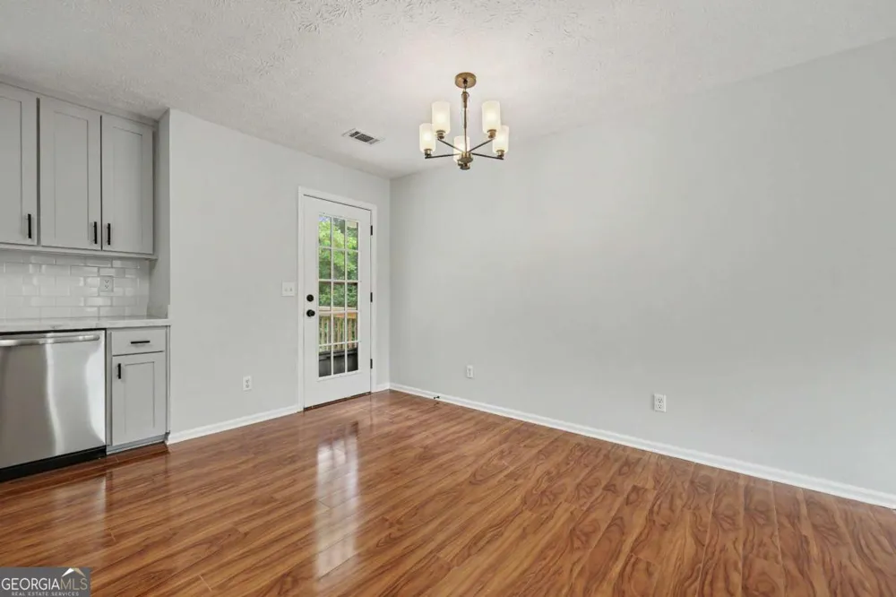 1312 Smokerise LN Auburn, GA 30011