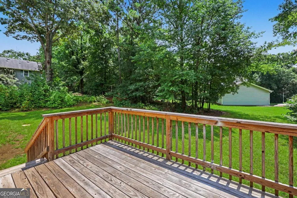 1312 Smokerise LN Auburn, GA 30011