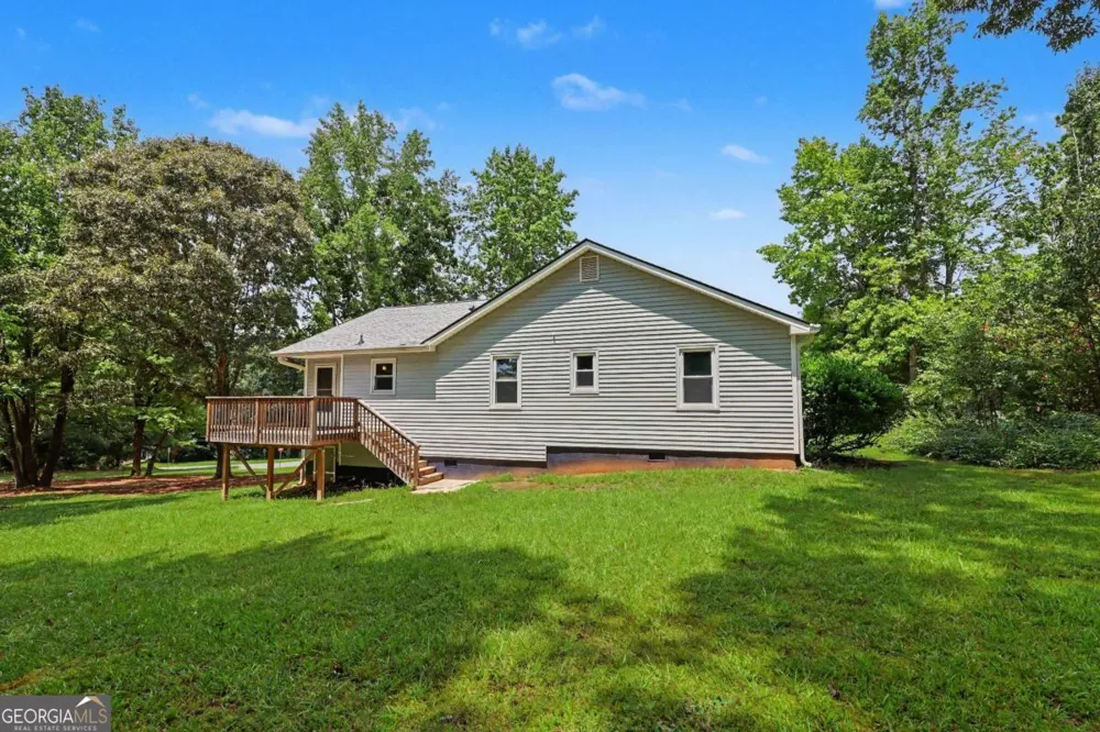 1312 Smokerise LN Auburn, GA 30011