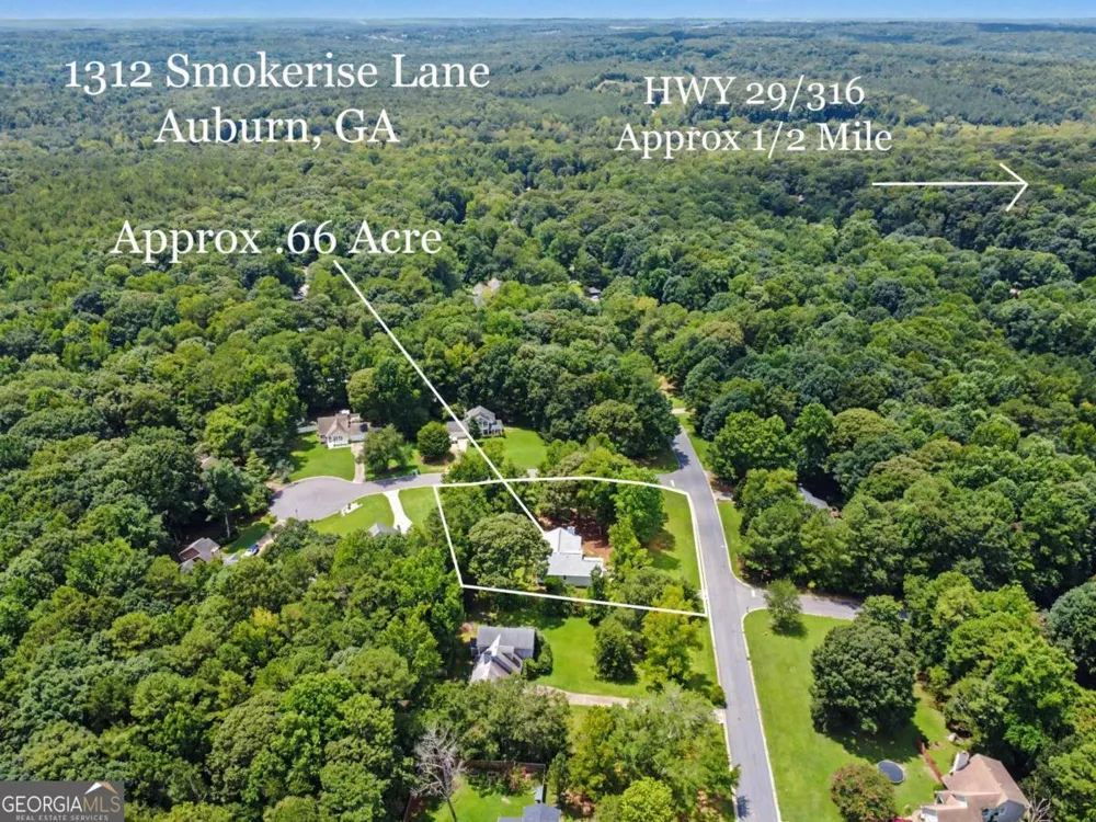 1312 Smokerise LN Auburn, GA 30011