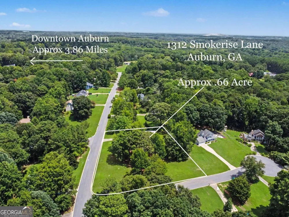 1312 Smokerise LN Auburn, GA 30011