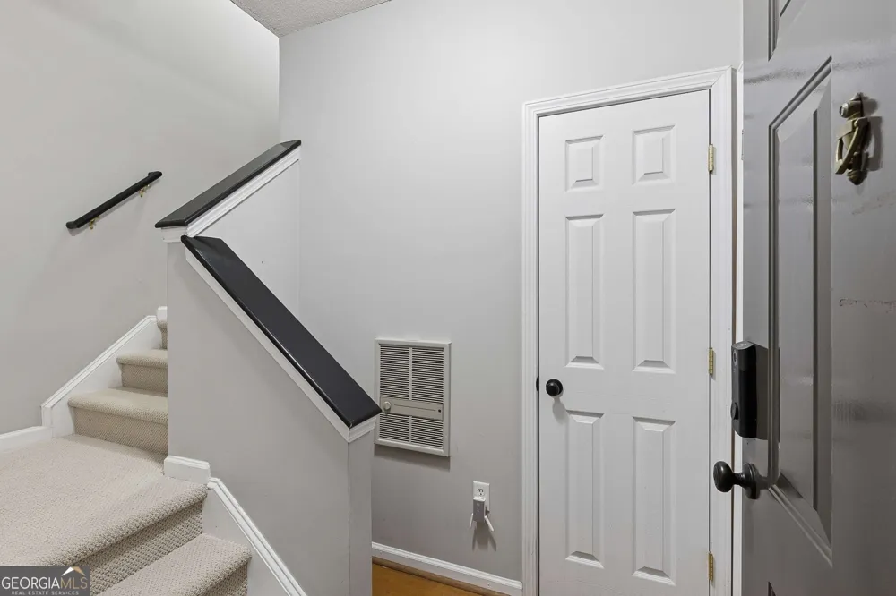 1112 Woodland LN Alpharetta, GA 30009