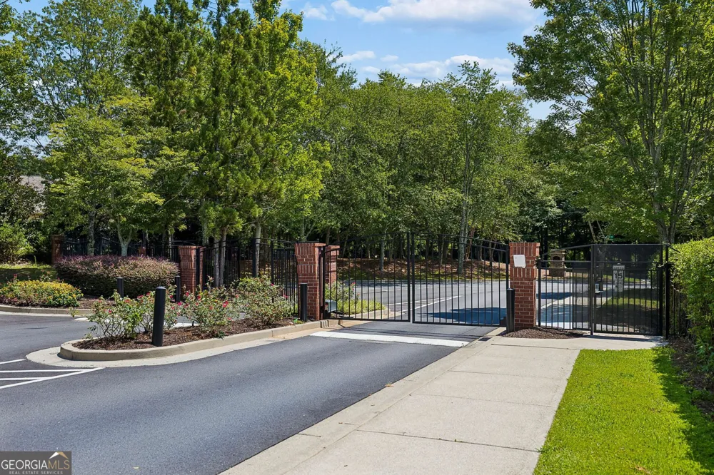 1112 Woodland LN Alpharetta, GA 30009