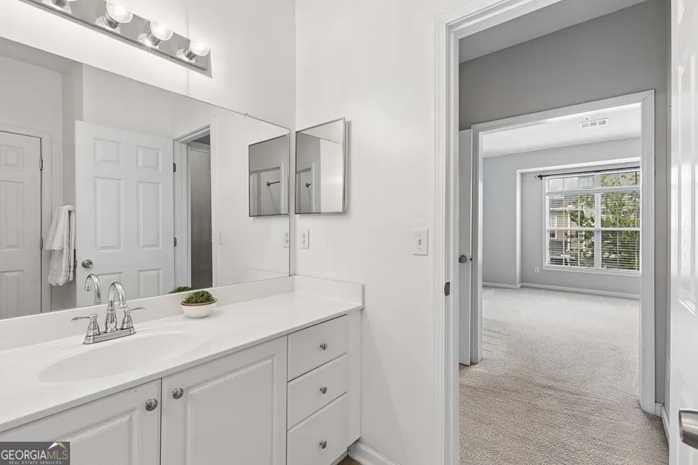 1112 Woodland LN Alpharetta, GA 30009