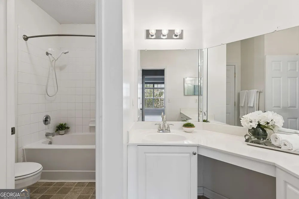 1112 Woodland LN Alpharetta, GA 30009