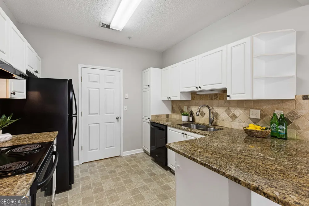 1112 Woodland LN Alpharetta, GA 30009