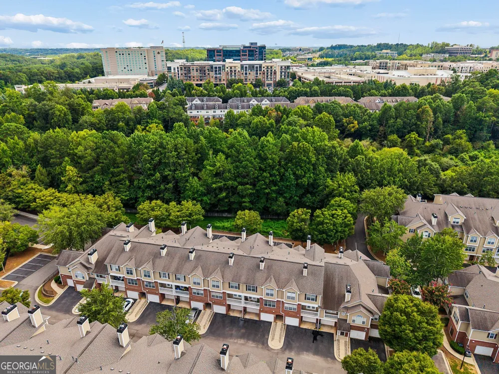 1112 Woodland LN Alpharetta, GA 30009