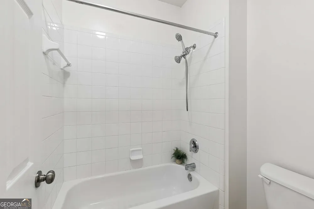 1112 Woodland LN Alpharetta, GA 30009