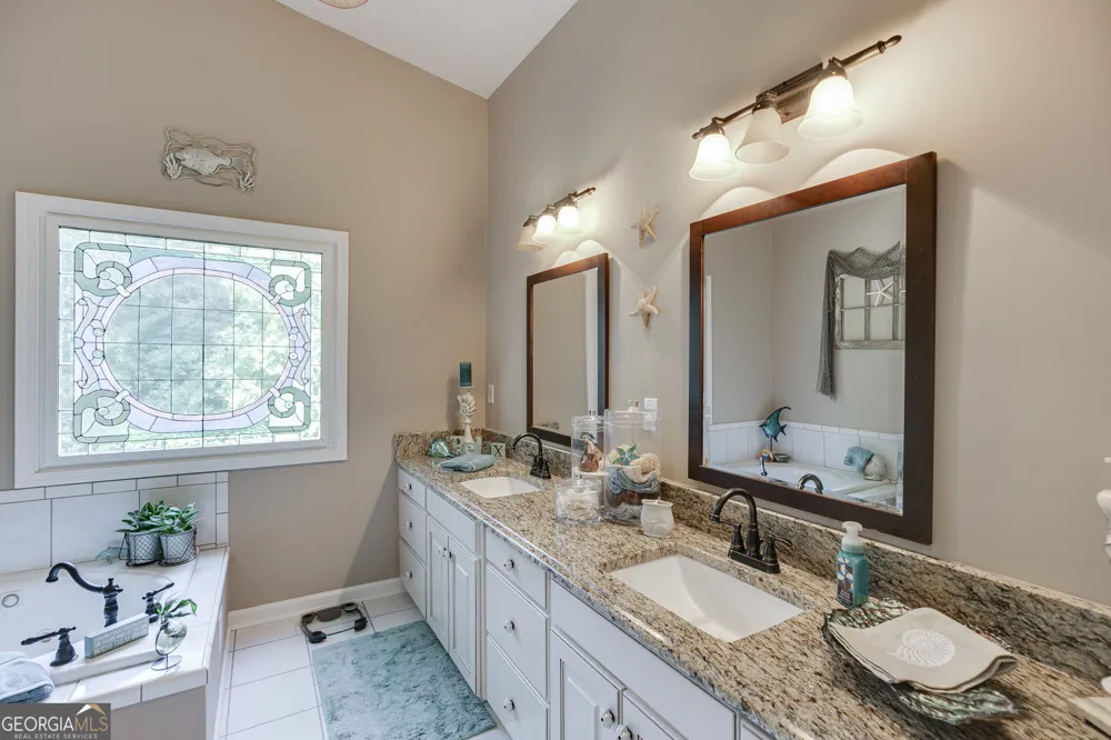 215 Heath CV Lavonia, GA 30553