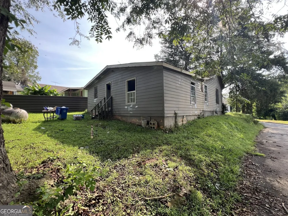 729 High ST SE Gainesville, GA 30501