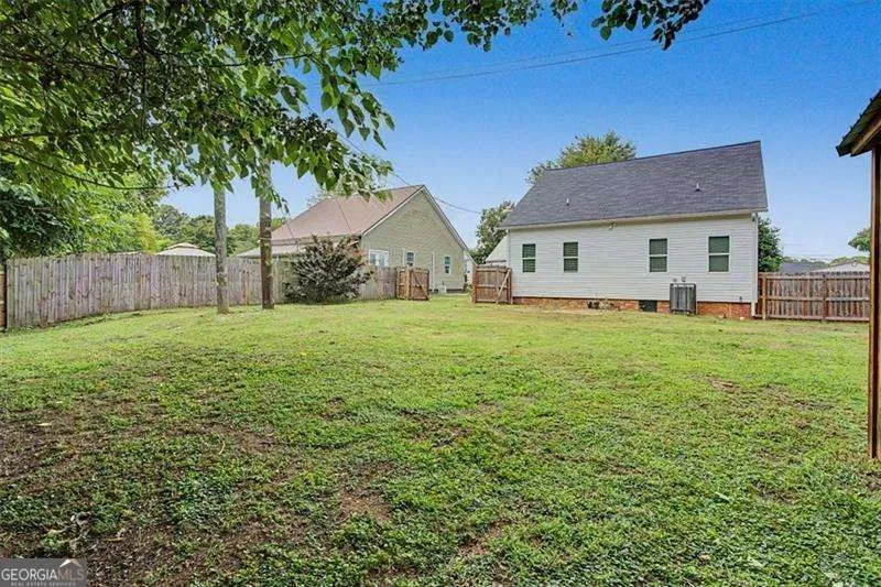 5 Oak ST Aragon, GA 30104