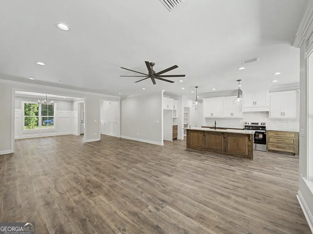 2300 Thomas ST Adel, GA 31620