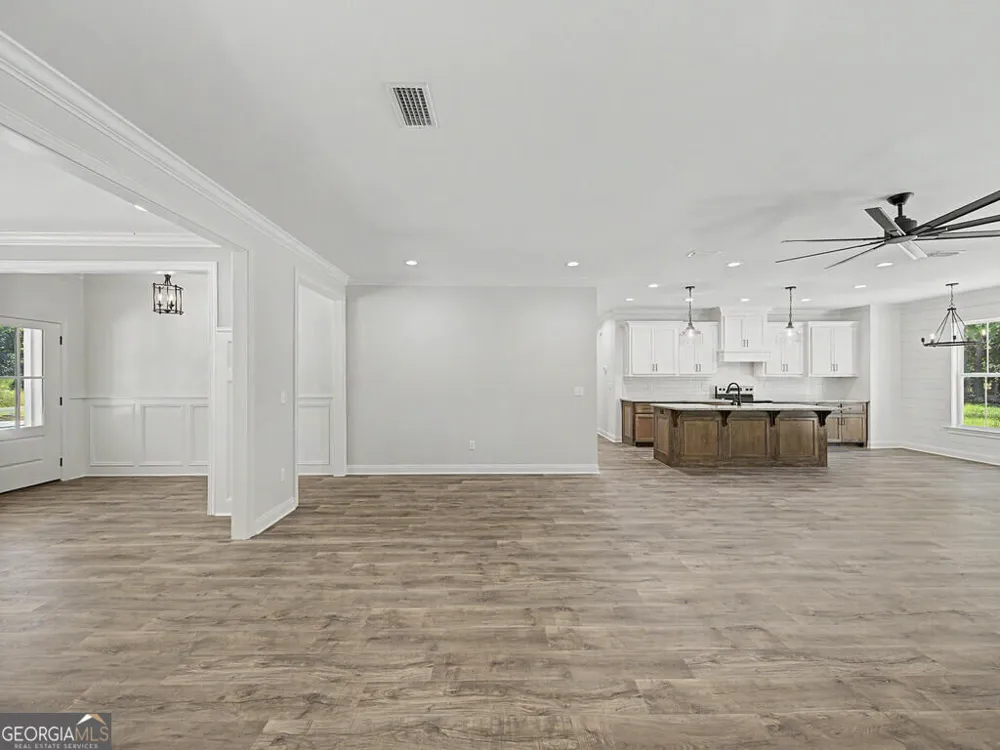 2300 Thomas ST Adel, GA 31620