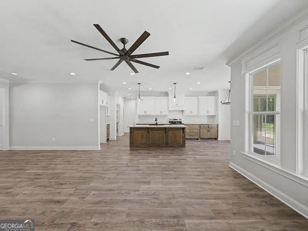 2300 Thomas ST Adel, GA 31620