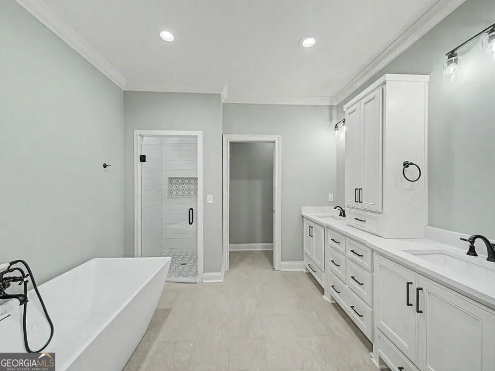 2300 Thomas ST Adel, GA 31620