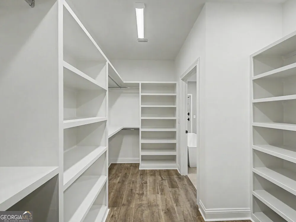 2300 Thomas ST Adel, GA 31620