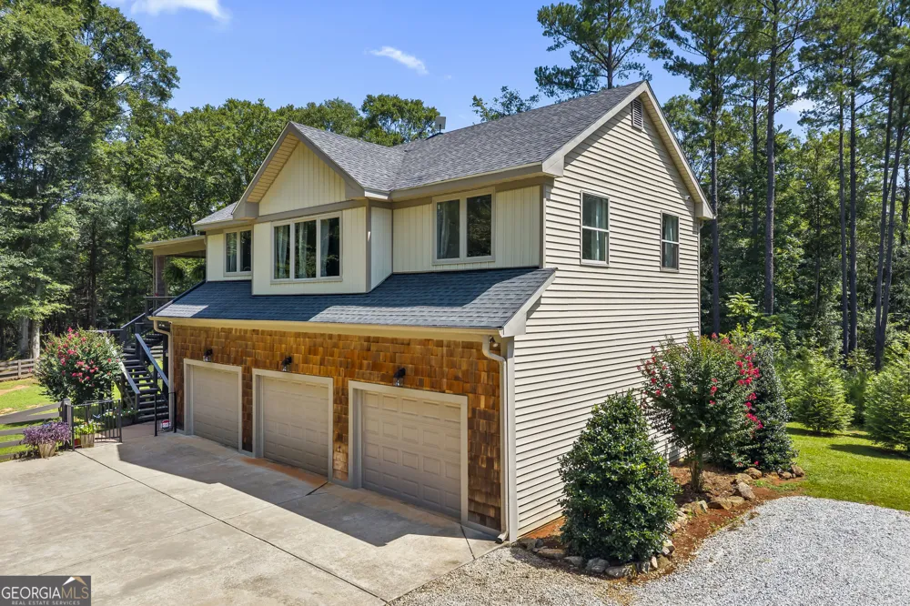 1035 Old Stones PT Elberton, GA 30635