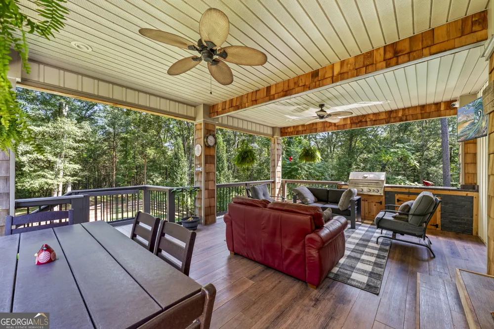 1035 Old Stones PT Elberton, GA 30635