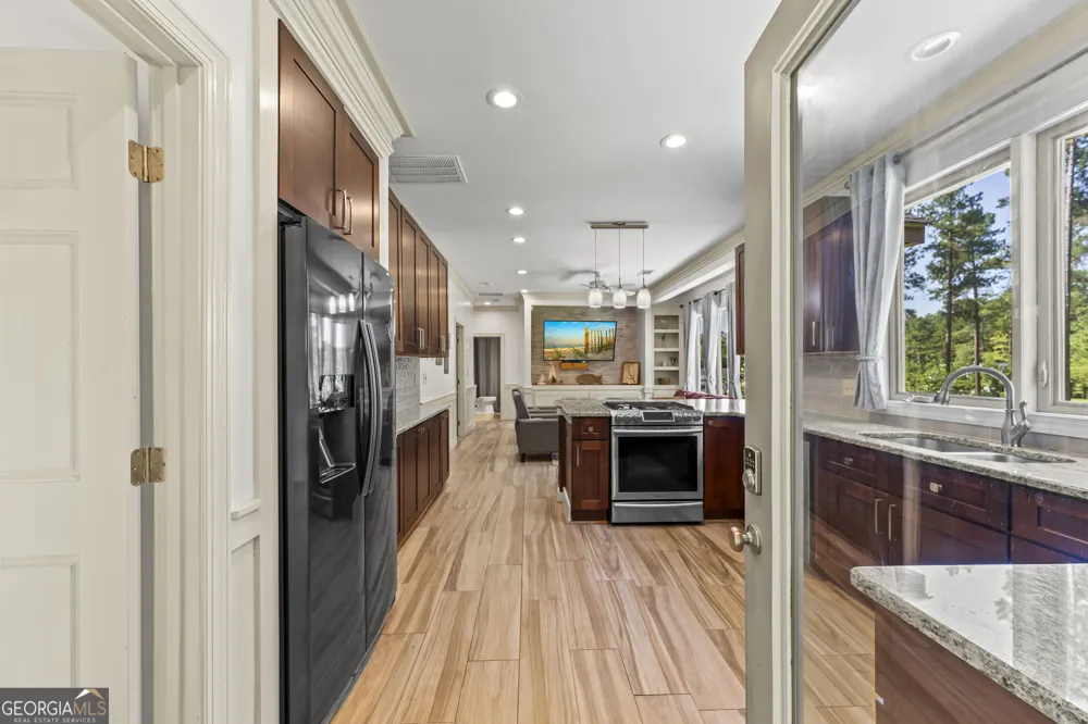 1035 Old Stones PT Elberton, GA 30635