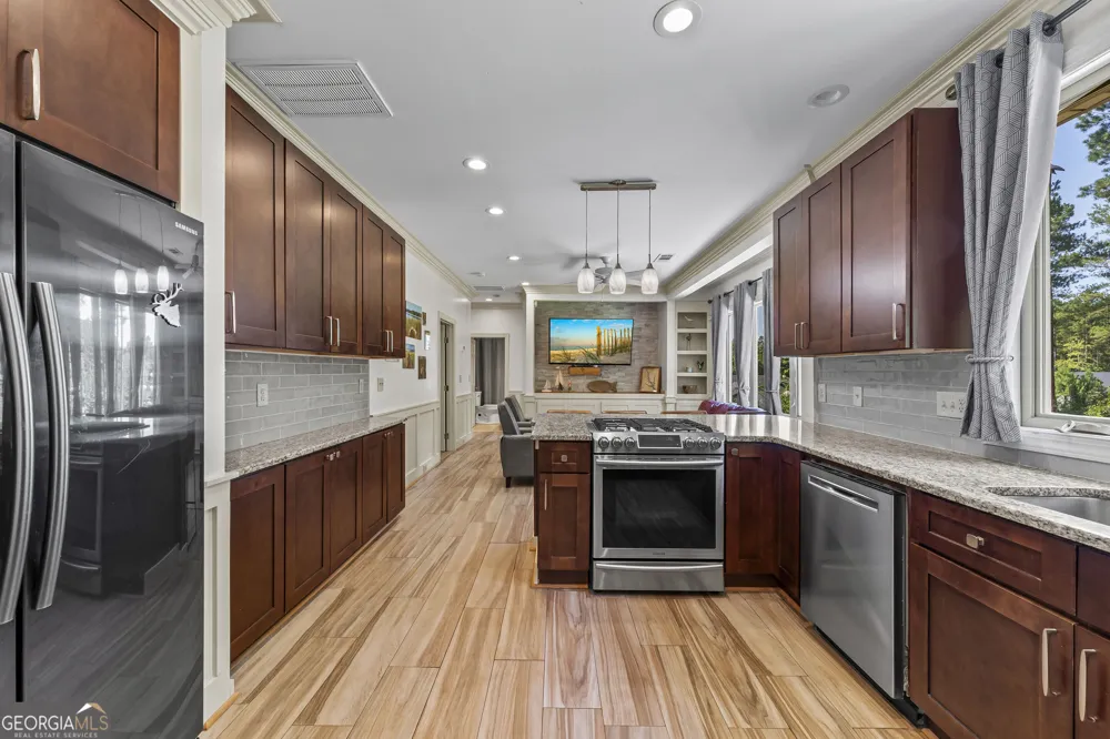 1035 Old Stones PT Elberton, GA 30635