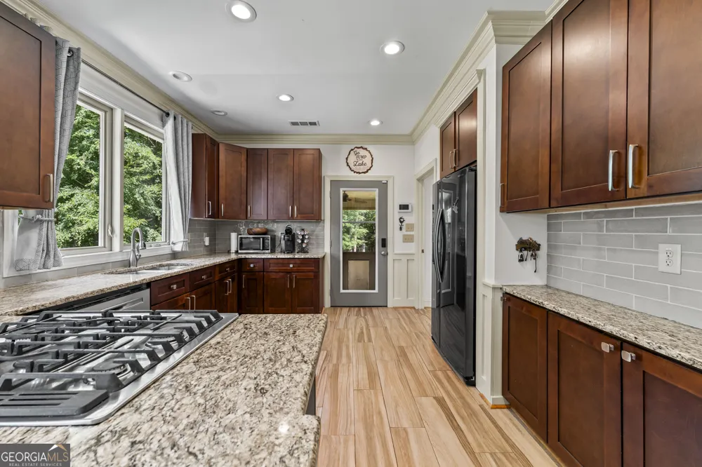 1035 Old Stones PT Elberton, GA 30635