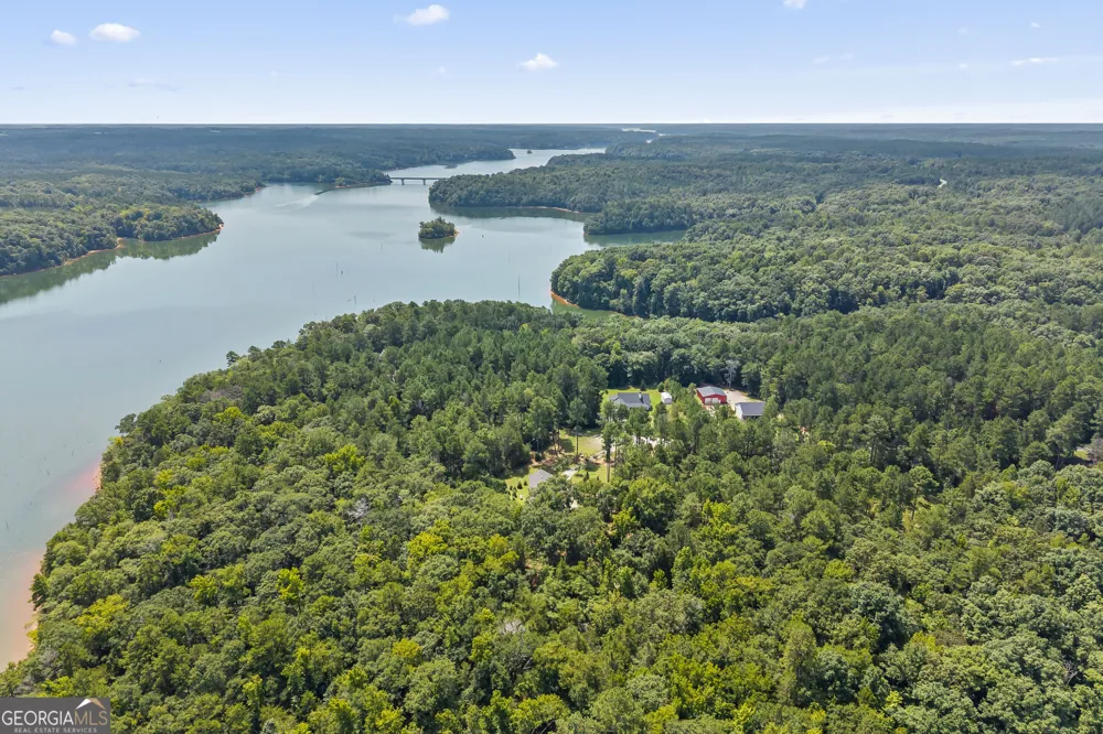 1035 Old Stones PT Elberton, GA 30635