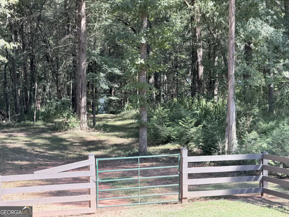 1035 Old Stones PT Elberton, GA 30635