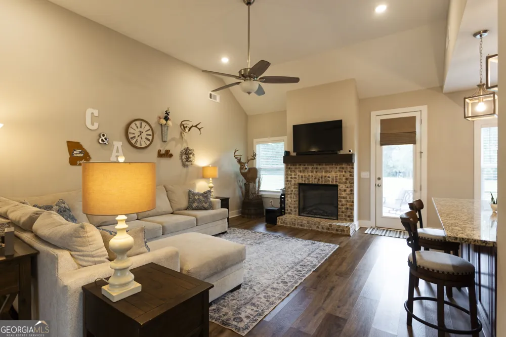 301 Savannah DR Mansfield, GA 30055