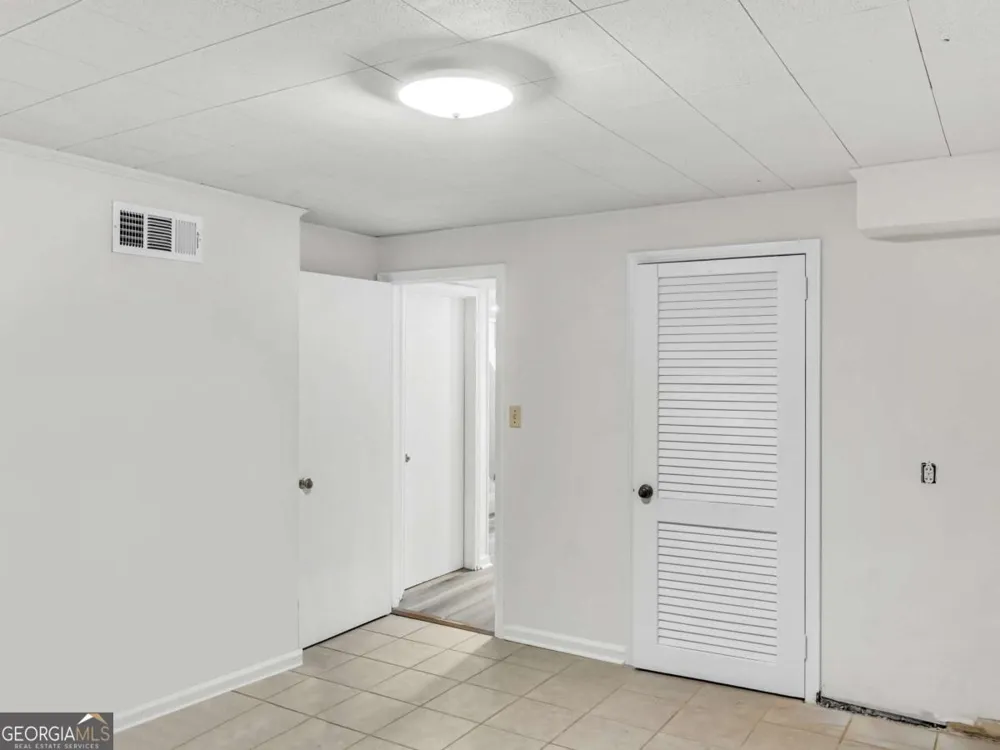 2560 Wood Valley DR East Point, GA 30344
